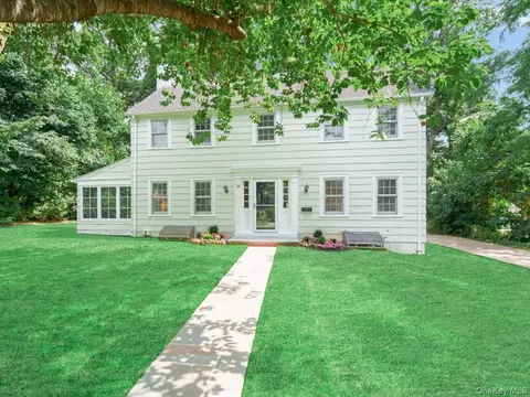 178 Overlook Ave, North Hempstead, NY 11021