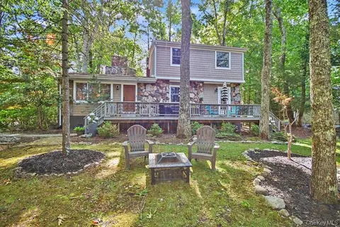 4 Scarborough Cir, Thompson, NY 12775