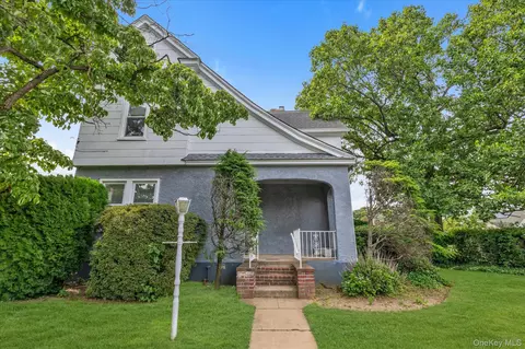 343 Nassau Blvd, North Hempstead, NY 11040