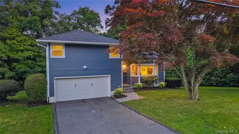 9 Elmwood Rd, White Plains, NY 10605