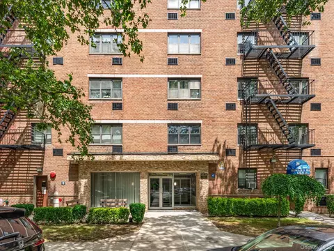 153-25 88th St #5K, Howard Beach, NY 11414
