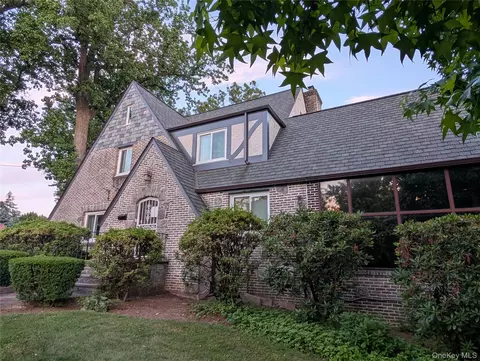 294 Lincoln Ave, New Rochelle, NY 10801