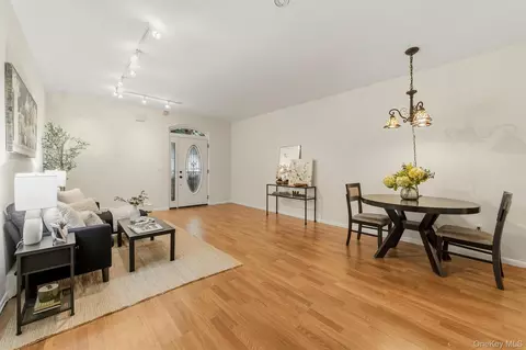 Living - 1 Beecher Ln #C7, Peekskill, NY 10566 photo 2 of 3