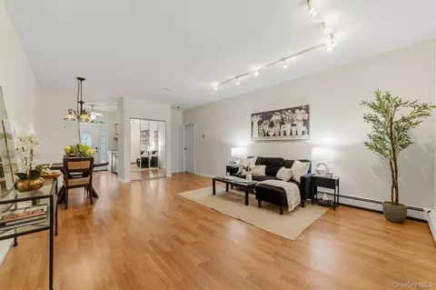 Living - 1 Beecher Ln #C7, Peekskill, NY 10566 photo 1 of 3