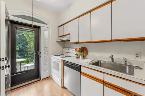 Kitchen - 1 Beecher Ln #C7, Peekskill, NY 10566 photo 1 of 2
