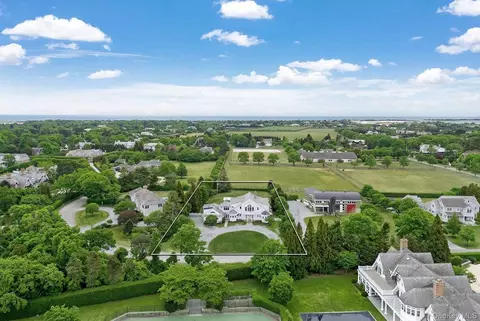 59 Farm Field Rd, Bridgehampton, NY 11932