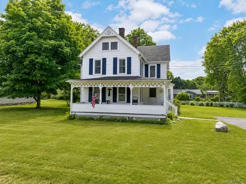 34 Railroad Ave, Crawford, NY 12566