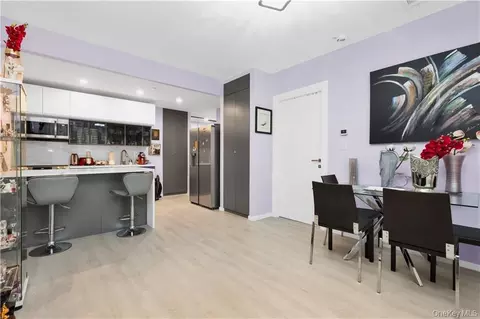 15 W End Ave #3F, Brooklyn, NY 11235