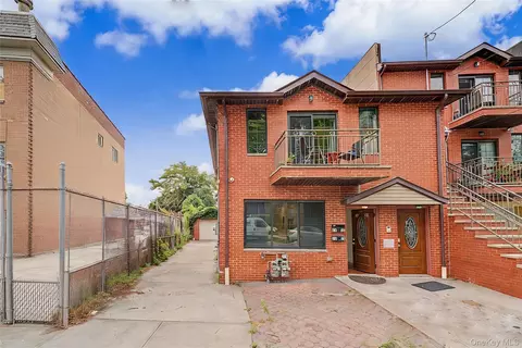 12-10 27th Ave, Astoria, NY 11102
