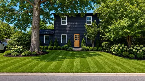 96 Grove Ave, Patchogue, NY 11772
