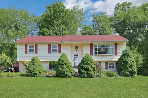 635 Gilbert Ave, Orangetown, NY 10965