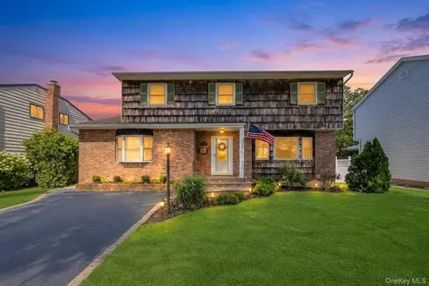 15 Totten St # A, Bethpage, NY 11714