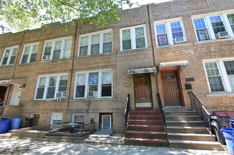 70-32 65th St, New York, NY 11385