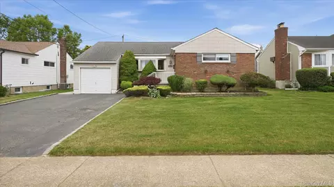 45 Margaret Rd, Massapequa, NY 11758