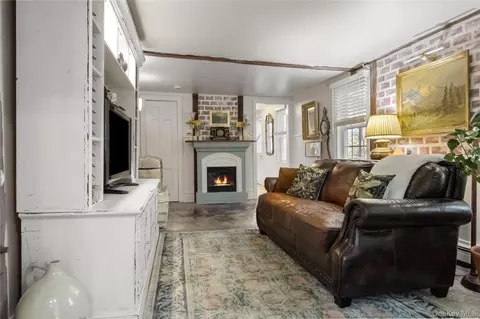 Living - 195 Pressler Rd, Wallkill, NY 12589 photo 3 of 3