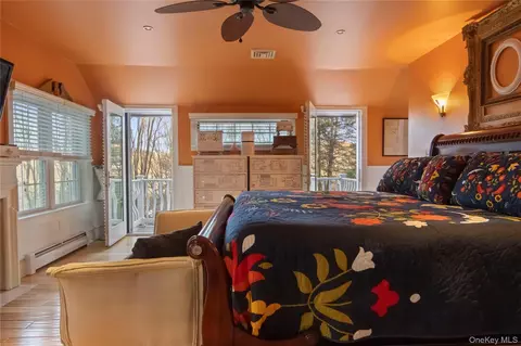 Bedroom - 195 Pressler Rd, Wallkill, NY 12589 photo 5 of 5