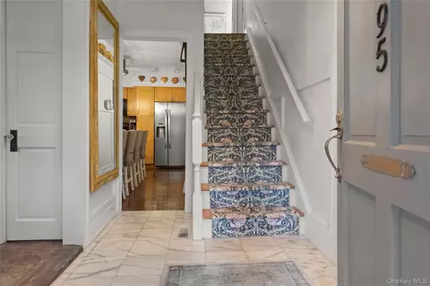 Entry Way - 195 Pressler Rd, Wallkill, NY 12589 photo 2 of 9