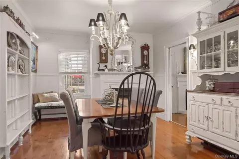 Dining - 195 Pressler Rd, Wallkill, NY 12589 photo 1 of 2