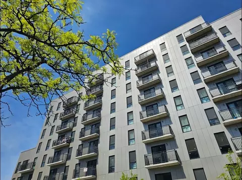 70-25 Queens Blvd #7H, New York, NY 11377