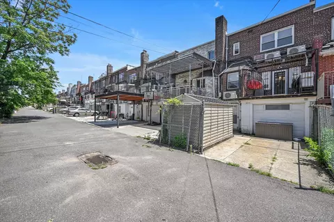 136-43 71st Rd, Flushing, NY 11367 photo 9