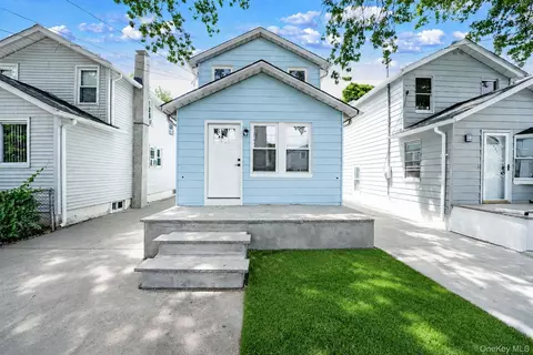 532 Washington Ave, West Hempstead, NY 11552