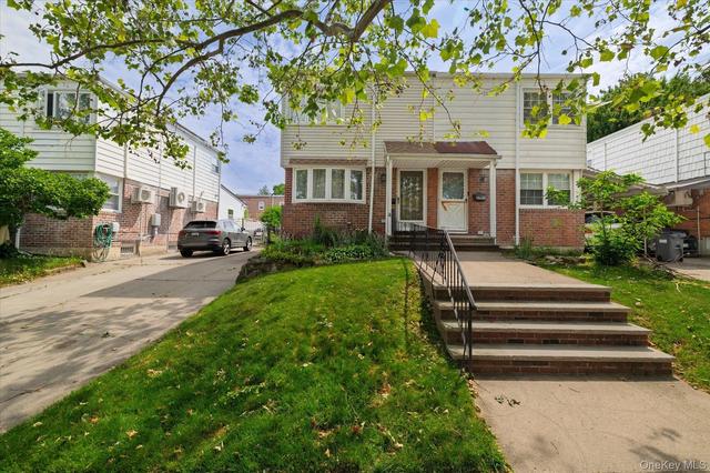 6741 197th St, New York, NY 11365