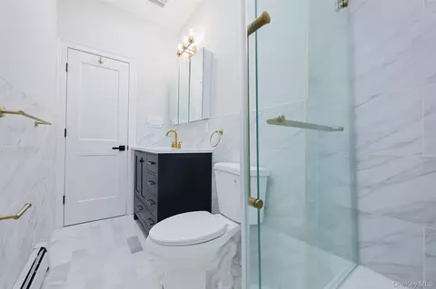 Bath - 58-13 69th Pl, New York, NY 11378 photo 2 of 4