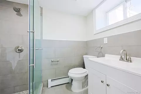 Bath - 58-13 69th Pl, New York, NY 11378 photo 4 of 4