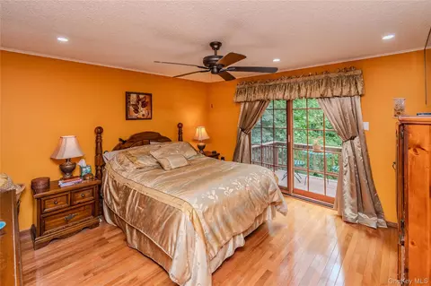 Bedroom - 7 Colleen Ln, Wallkill, NY 12589 photo 1 of 4