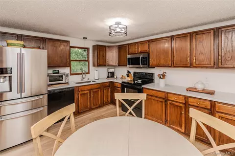 Kitchen - 7 Colleen Ln, Wallkill, NY 12589 photo 1 of 1