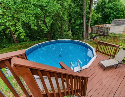 Exterior - 7 Colleen Ln, Wallkill, NY 12589 photo 6 of 16