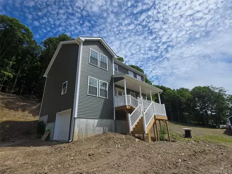 Exterior - 744 Mt Hope Rd, Wallkill, NY 10940 photo 2 of 2