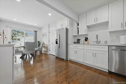 672 Anderson Ave, Franklin Square, NY 11010