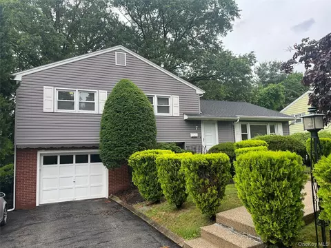 7 Stewart Pl, Ramapo, NY 10977