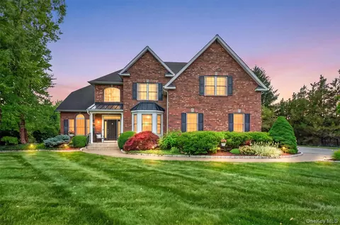 5 Spy Glass Hl, East Fishkill, NY 12533