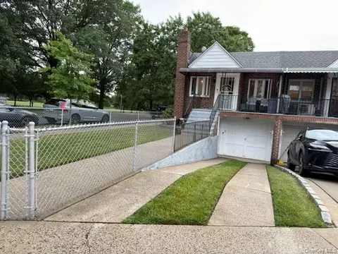 6224 78th St, New York, NY 11379