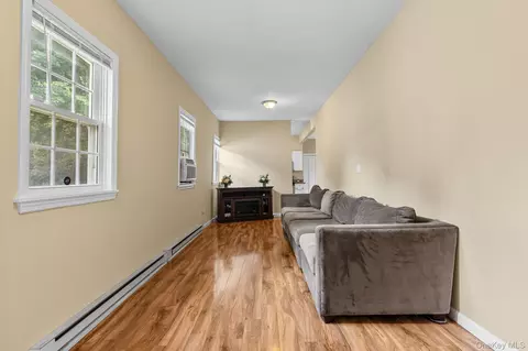 Living - 10 Batavia Rd, Patterson, NY 12563 photo 2 of 5