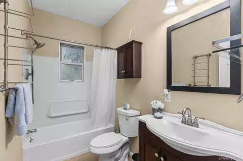 Bath - 10 Batavia Rd, Patterson, NY 12563 photo 1 of 1