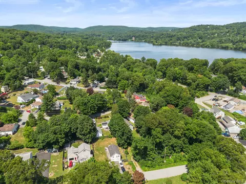 View/Area - 10 Batavia Rd, Patterson, NY 12563 photo 6 of 7