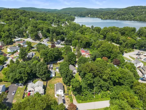 View/Area - 10 Batavia Rd, Patterson, NY 12563 photo 2 of 7