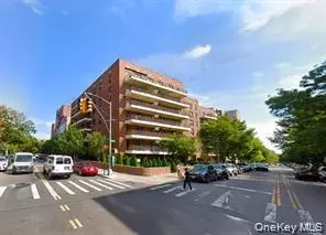 137-10 Franklin Ave #102, Flushing, NY 11355