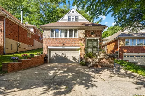 69-07 Little Neck Pkwy, New York, NY 11363