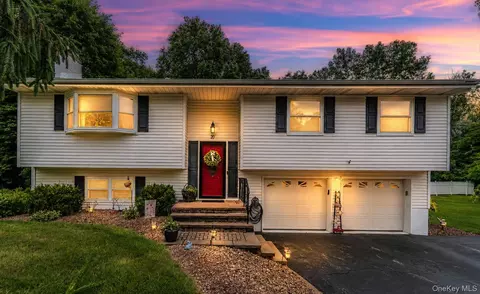 20 Kendell Dr, Wappinger, NY 12590