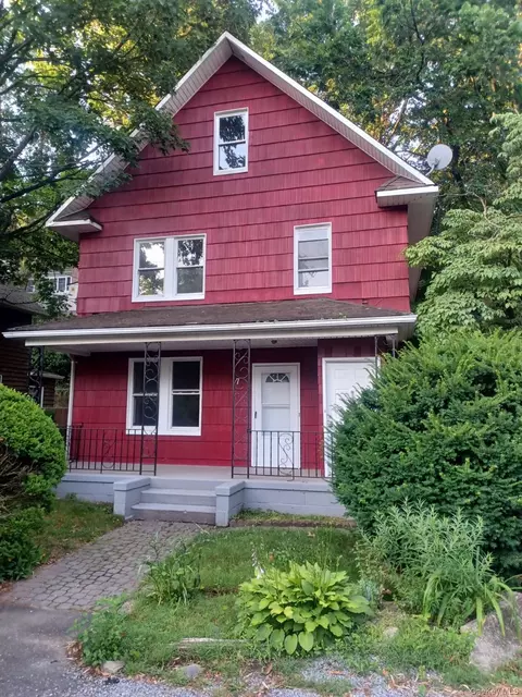 7 Continental Hl, Glen Cove, NY 11542