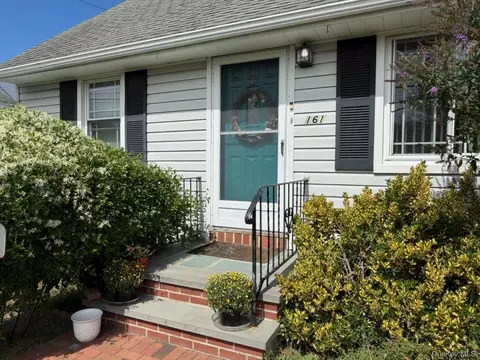 161 Van Buren St, West Babylon, NY 11704