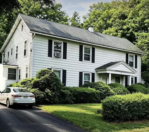 87 Susquehanna Ave, North Hempstead, NY 11021