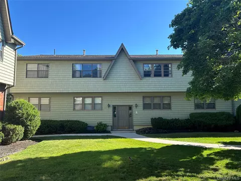 32 Milford Ln #6D, Ramapo, NY 10901