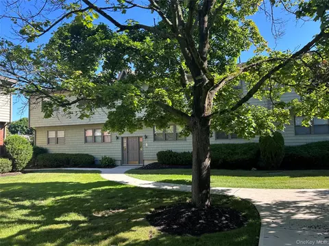 32 Milford Ln #6D, Ramapo, NY 10901