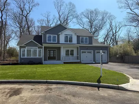 3 Lotto Ct, Brookhaven, NY 11755