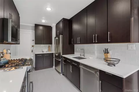 280 Bronxville #8B, Yonkers, NY 10708